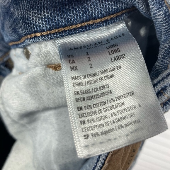 American Eagle Blue Denim Ripped Mom Jean Comfort Stretch Waistband Jeans 2 Long - Picture 2 of 14